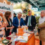 Autoridades en el stand Naranjas Valle del Guadalquivir en Fruit Attraction 2023 4