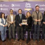 FOTO_ACTO-PresentaciOn-Holycards_05-scaled-wpcf_600x400